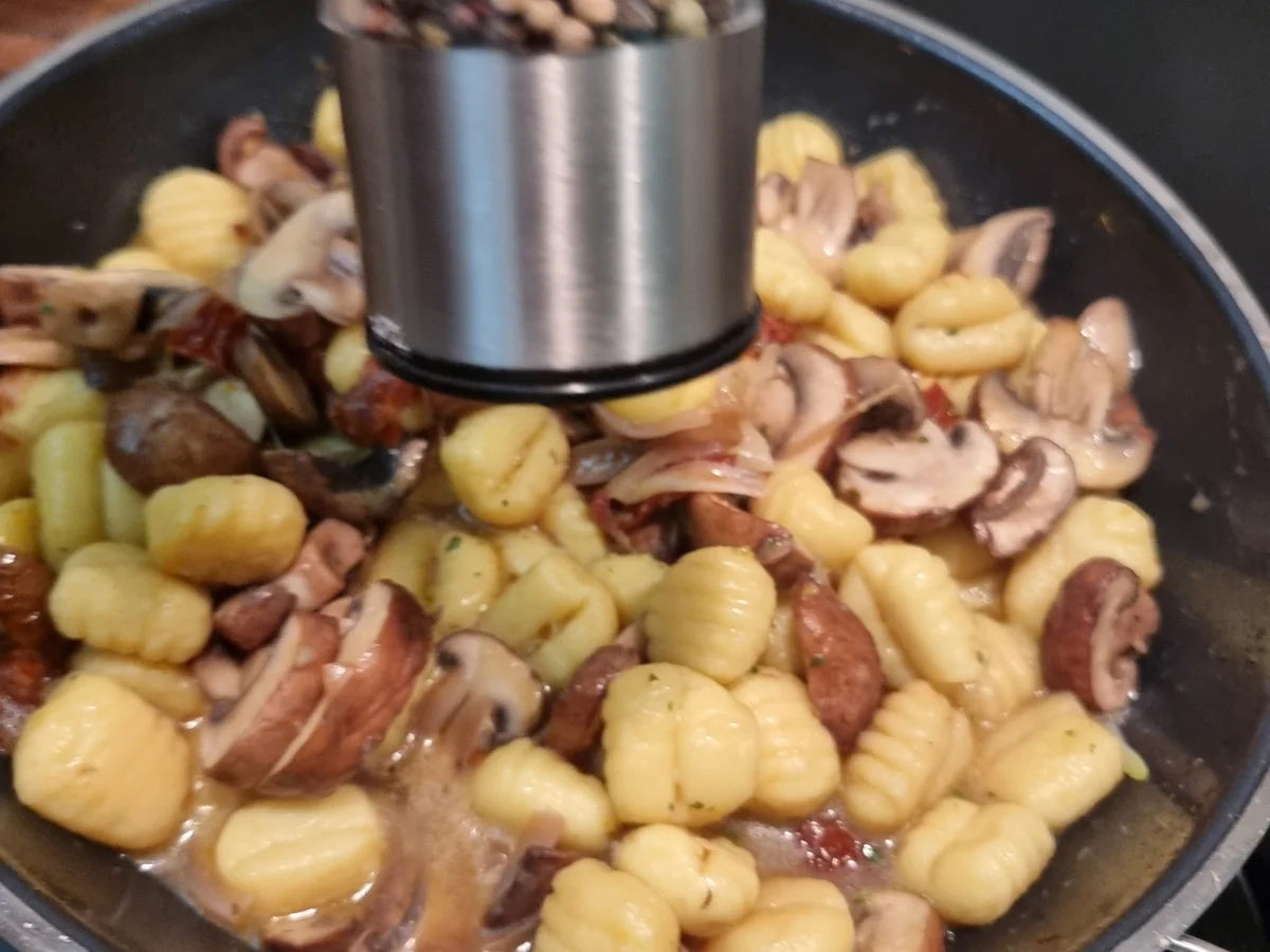 Rezept: Gnocchi-Champignon-Pfanne Bild Nr. 17362 Gnocchi-Champignon-Pfanne - Rezept - Bild Nr. 17362