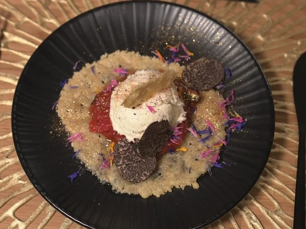 Rezept: Lauwarmer Tomaten Sugo mit Parmesaneis und Parmesanchip Bild Nr. 17358 Lauwarmer Tomaten Sugo mit Parmesaneis und Parmesanchip - Rezept - Bild Nr. 17358