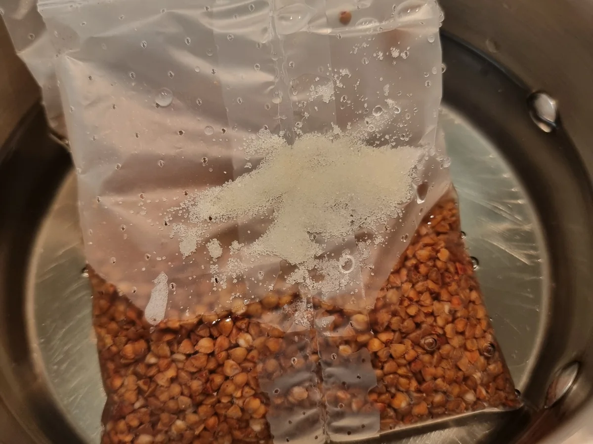 Rezept: Buchweizen-Frikadellen auf Kohlrabi Bild Nr. 17372 Buchweizen-Frikadellen auf Kohlrabi - Rezept - Bild Nr. 17372