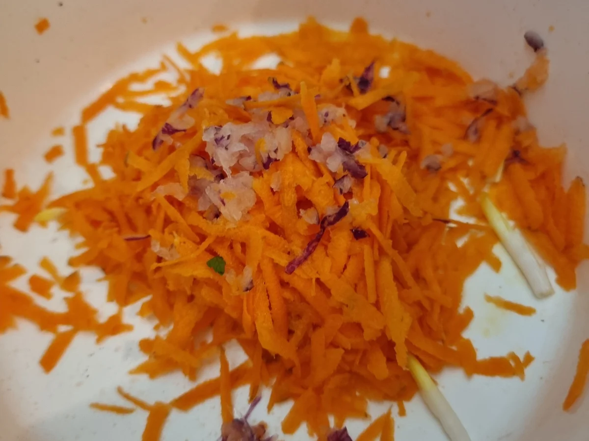 Rezept: Buchweizen-Frikadellen auf Kohlrabi Bild Nr. 17376 Buchweizen-Frikadellen auf Kohlrabi - Rezept - Bild Nr. 17376