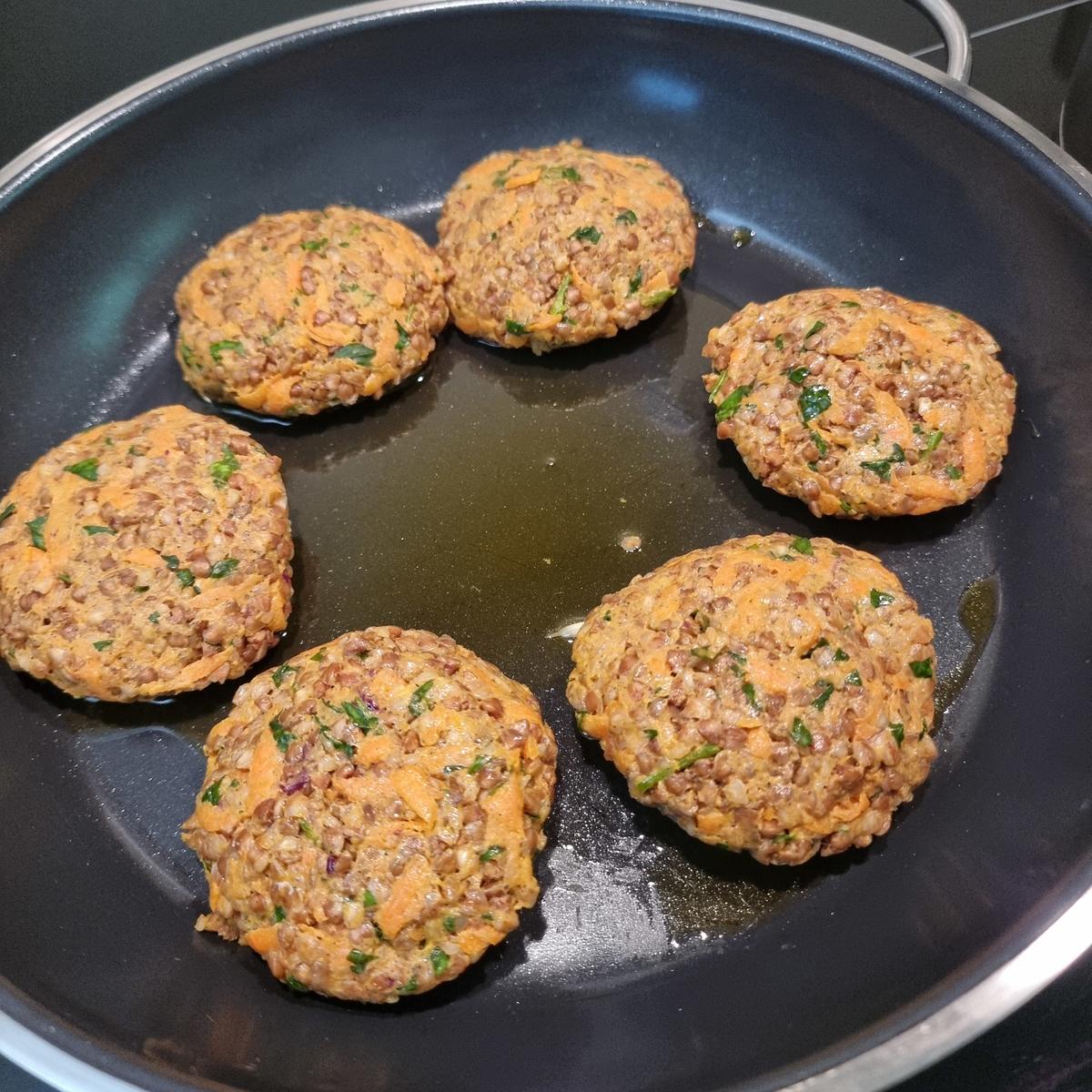 Buchweizen-Frikadellen auf Kohlrabi - Rezept - Bild Nr. 17378