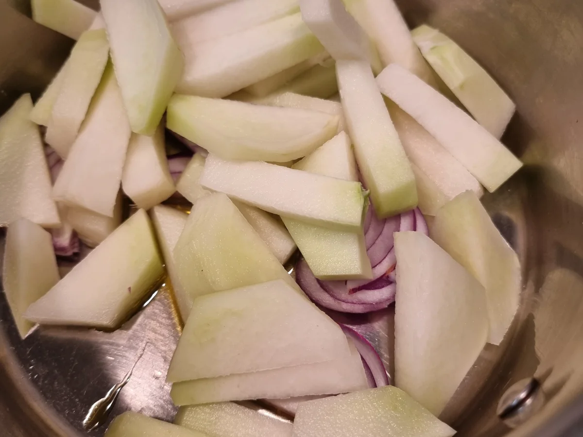 Rezept: Buchweizen-Frikadellen auf Kohlrabi Bild Nr. 17382 Buchweizen-Frikadellen auf Kohlrabi - Rezept - Bild Nr. 17382