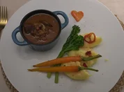 Rezept: Bลuf bourguignon mit Kartoffelpรผree dazu Bimi und Karotten Bild Nr. 2 Bลuf bourguignon mit Kartoffelpรผree dazu Bimi und Karotten - Rezept - Bild Nr. 2