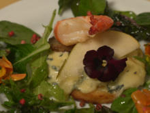 Topinambur-Blini mit Blauschimmelkäse, dazu Salat - Rezept - Bild Nr. 17370
