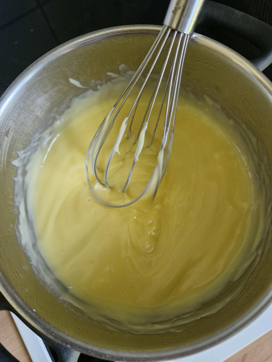 Rhabarberkuchen mit Streuseln und Pudding - Rezept - Bild Nr. 17373
