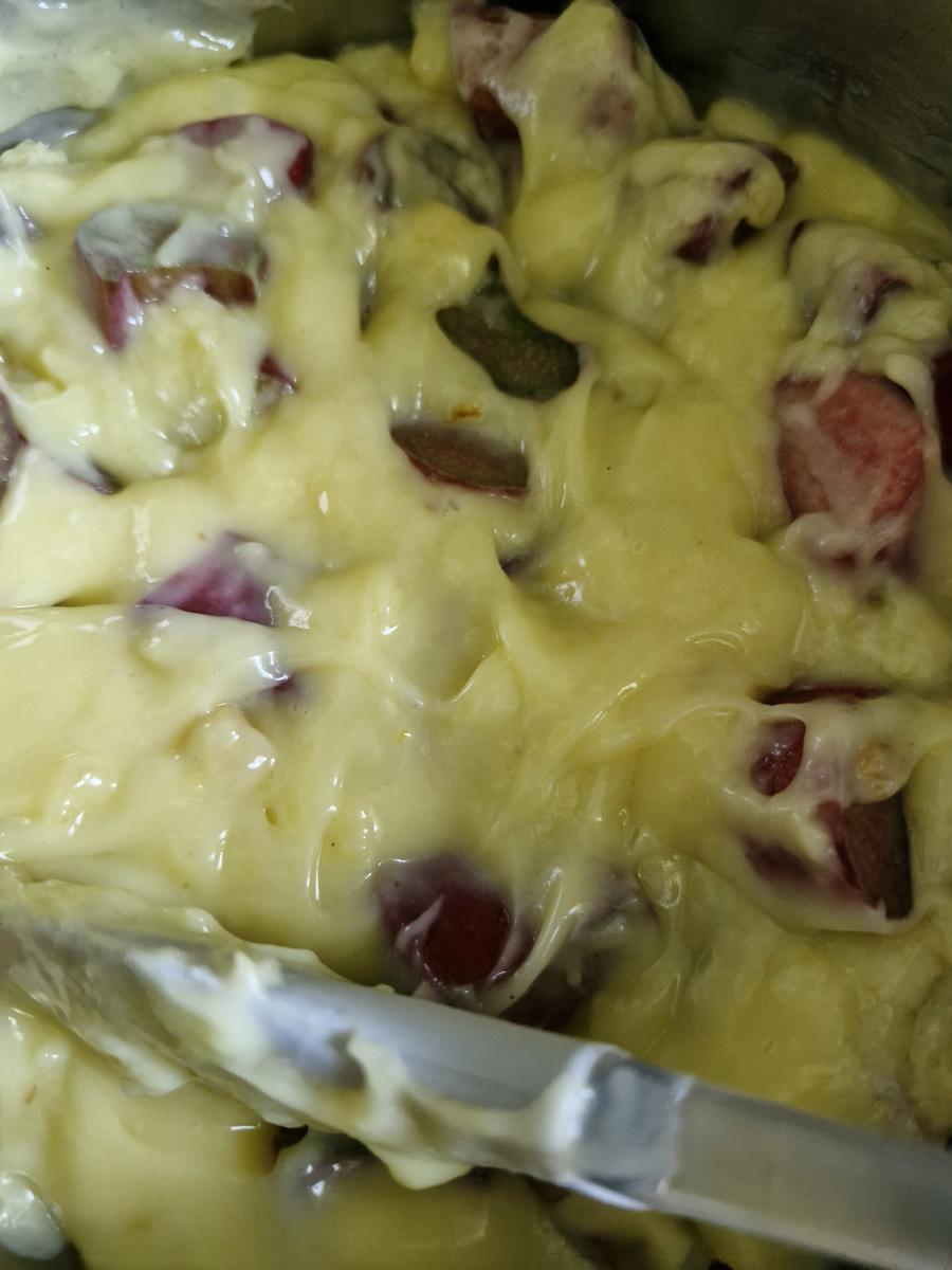 Rhabarberkuchen mit Streuseln und Pudding - Rezept - Bild Nr. 17375