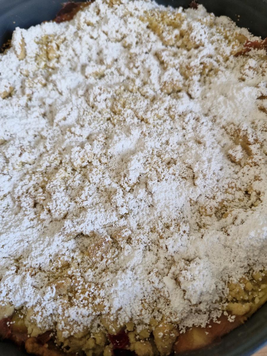 Rhabarberkuchen mit Streuseln und Pudding - Rezept - Bild Nr. 17378