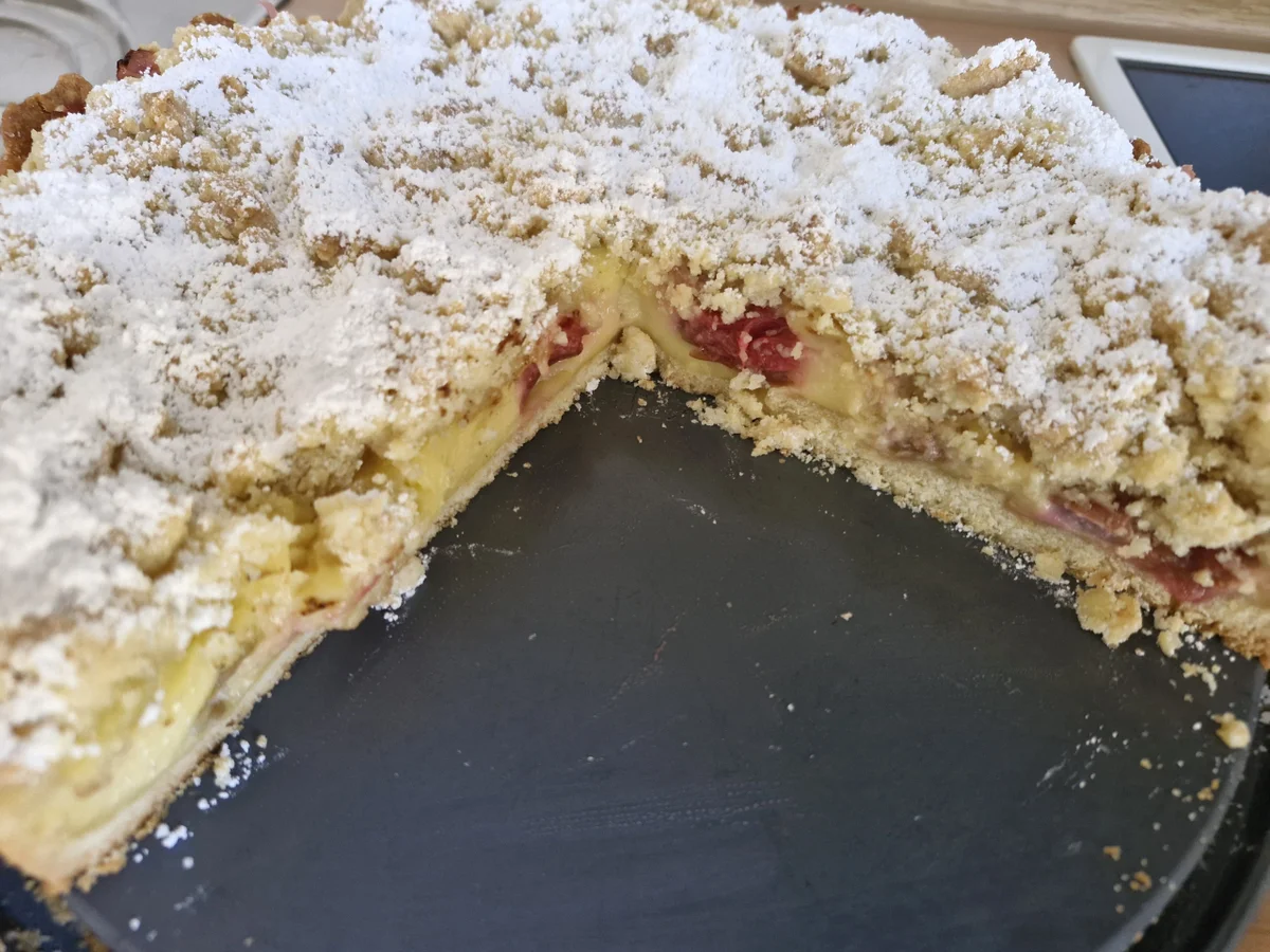 Rhabarberkuchen mit Streuseln und Pudding - Rezept - Bild Nr. 17379