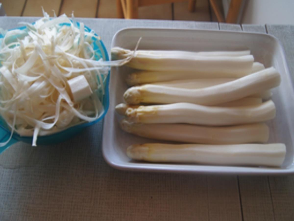 Spargel mit pikanter Erdbeersauce, gemischten Schinken und Frühkartoffeln - Rezept - Bild Nr. 3