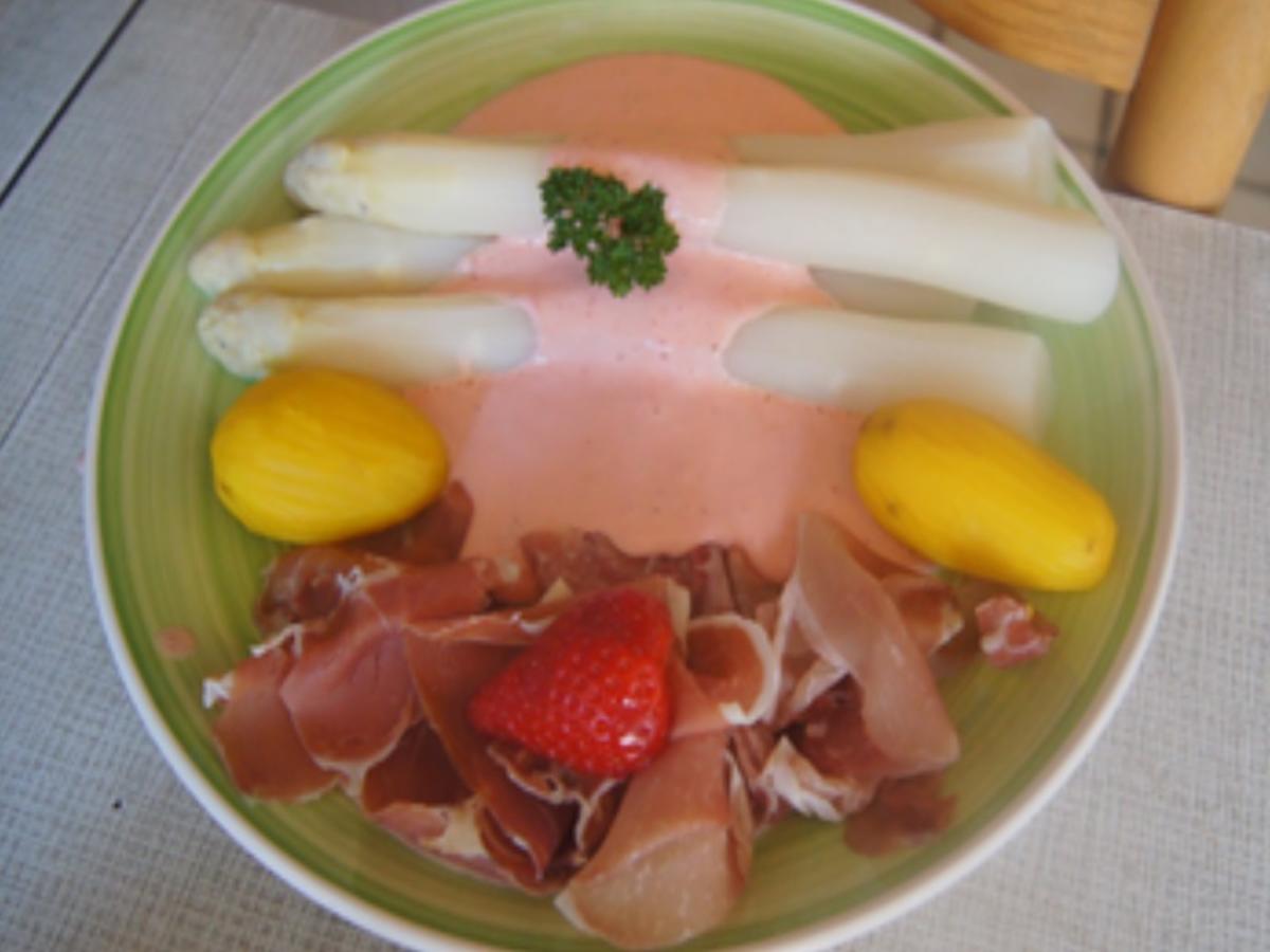 Spargel mit pikanter Erdbeersauce, gemischten Schinken und Frühkartoffeln - Rezept - Bild Nr. 9