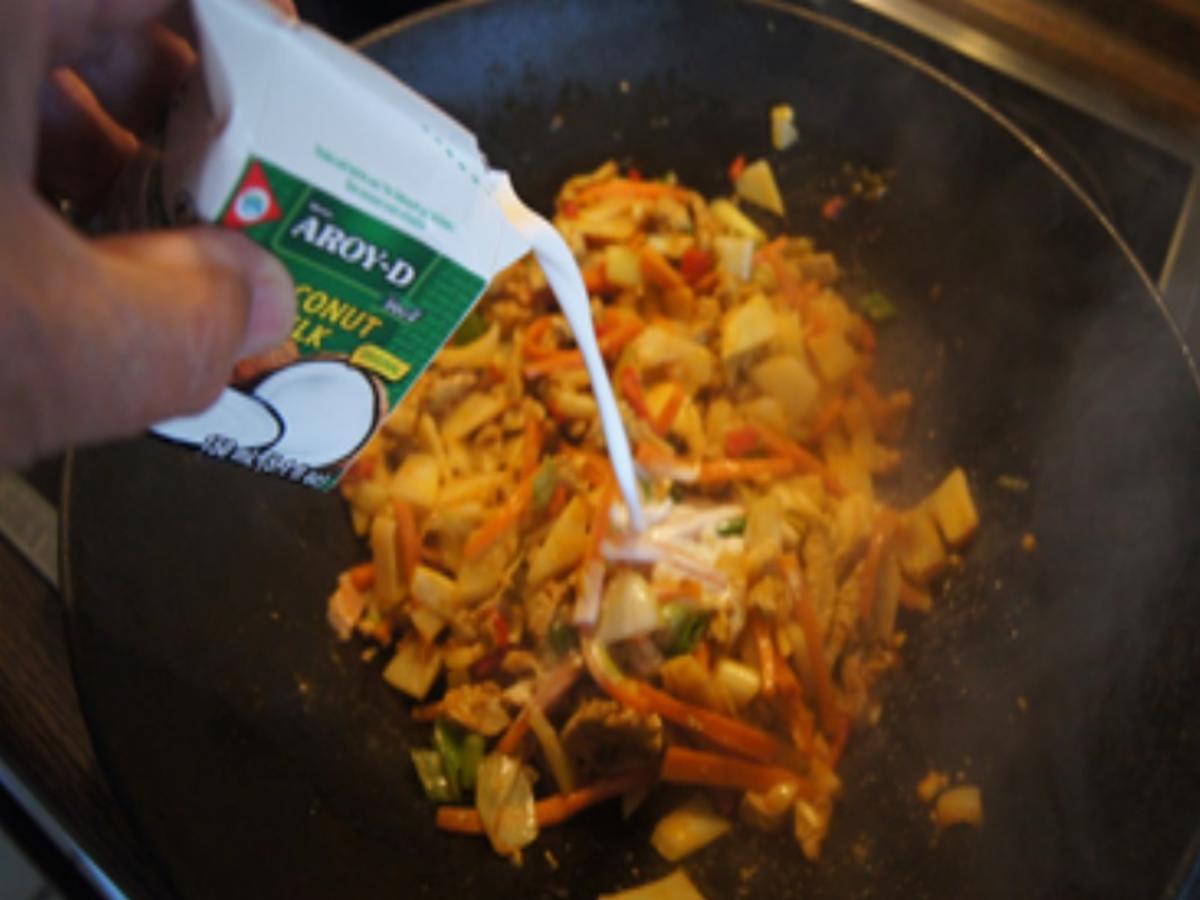 Schweinefiletcurry mit Gemüse und Basmatireis - Rezept - Bild Nr. 17399