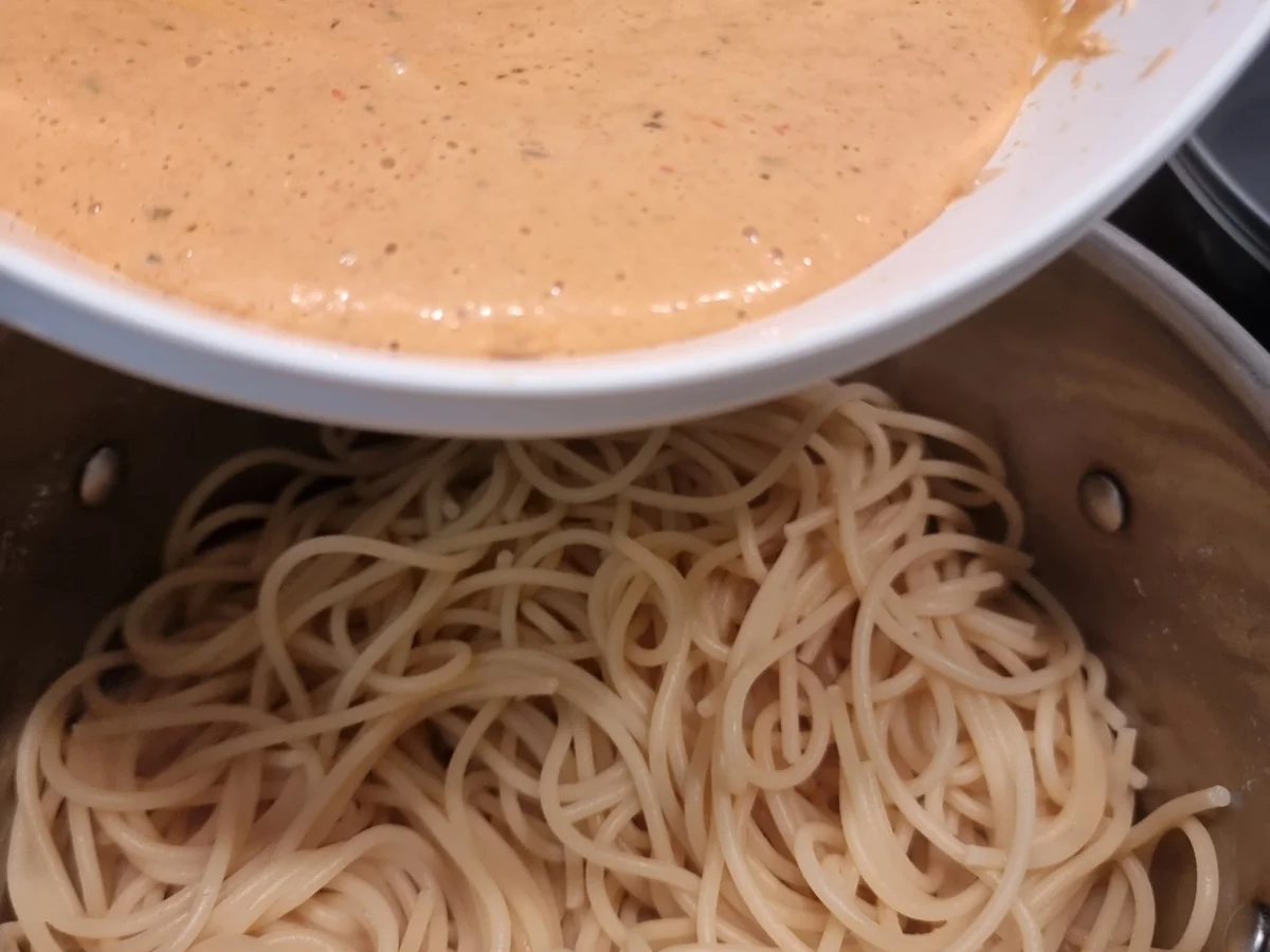 Spaghetti mit Paprikasauce - Rezept - Bild Nr. 17384