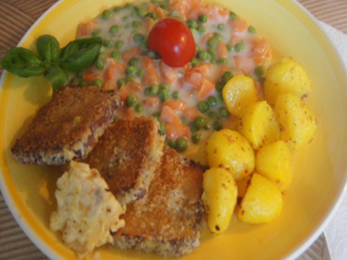 Knusprig paniert gebratener Leberkäse mit Erbsen-Möhren-Rahmgemüse und Brat-Drillingen - Rezept - Bild Nr. 17391