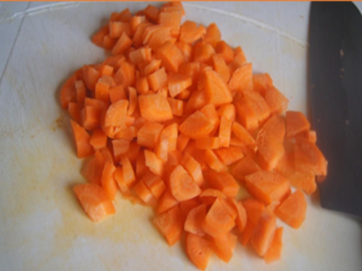 Knusprig paniert gebratener Leberkäse mit Erbsen-Möhren-Rahmgemüse und Brat-Drillingen - Rezept - Bild Nr. 17397