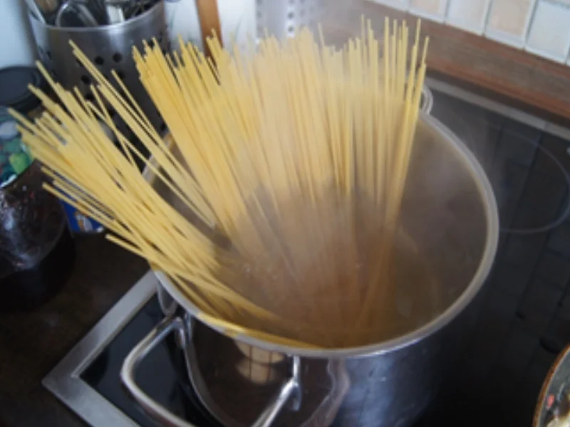 Spaghetti mit herzhafter Steinpilz-Sahne-Sauce - Rezept - Bild Nr. 4