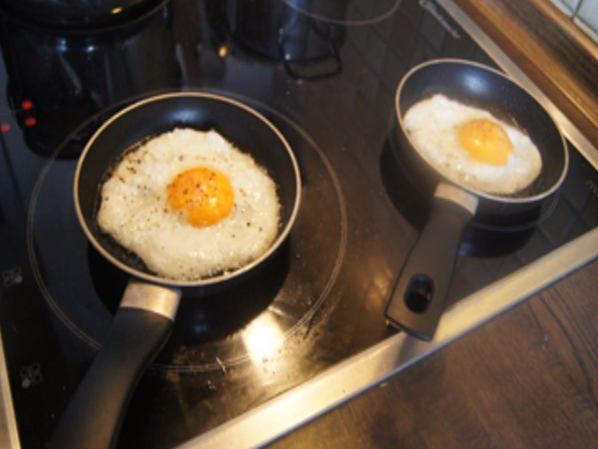 Herzhafter Rahmspinat mit Spiegelei und Kümmel-Pellkartoffeln - Rezept - Bild Nr. 17396