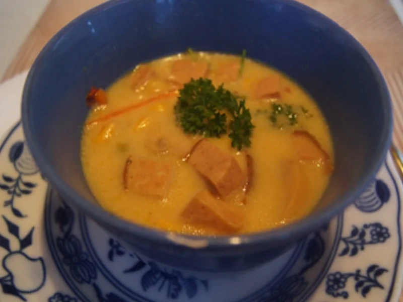 Pikante Suppe mit Spargelkochwasser, Gemüsemix und Leberkäse-Einlage - Rezept - Bild Nr. 2