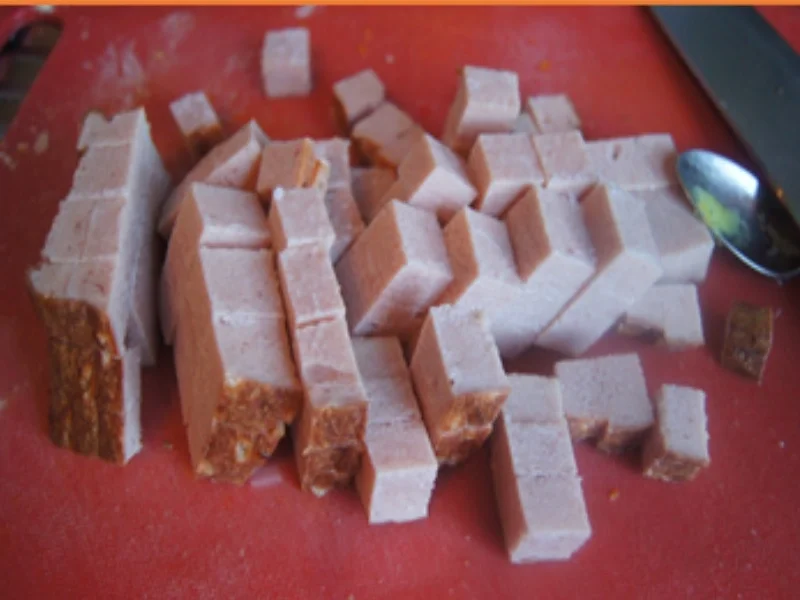 Pikante Suppe mit Spargelkochwasser, Gemüsemix und Leberkäse-Einlage - Rezept - Bild Nr. 3