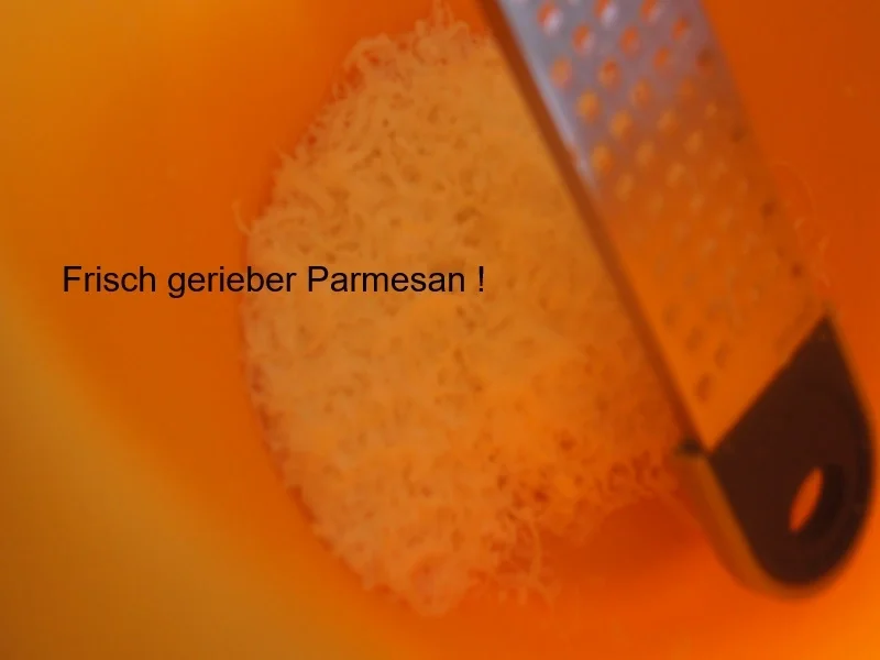 Rezept: Spaghetti aglio e olio mit Chinakohl-Salat Bild Nr. 6 Spaghetti aglio e olio mit Chinakohl-Salat - Rezept - Bild Nr. 6