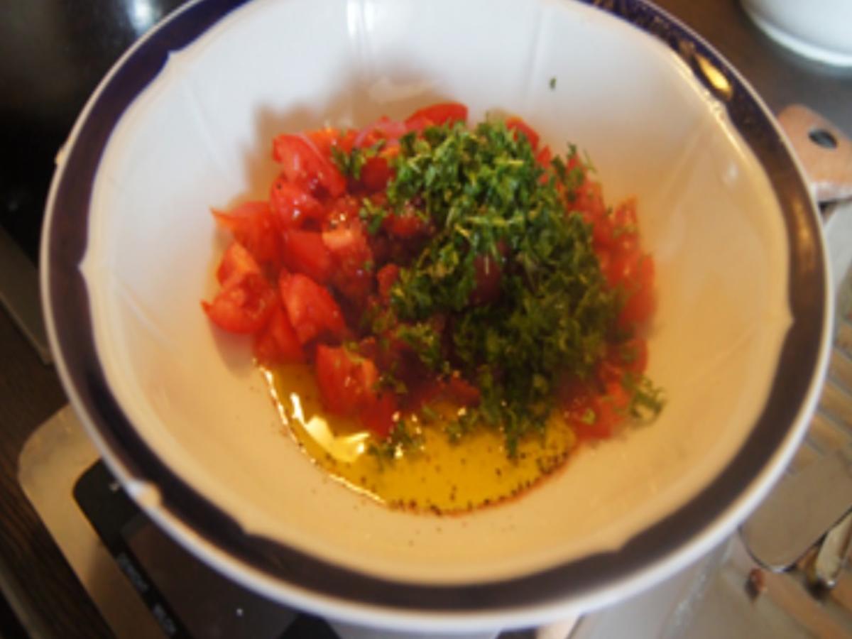 Gratinierter Spargel im Schinkenmantel mit Tomaten-Salsa und Butter-Frühkartoffeln - Rezept - Bild Nr. 17396