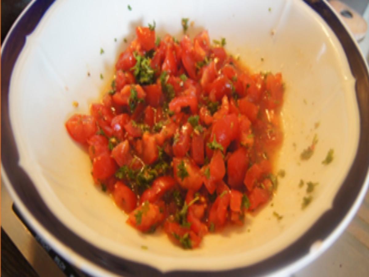 Gratinierter Spargel im Schinkenmantel mit Tomaten-Salsa und Butter-Frühkartoffeln - Rezept - Bild Nr. 17397