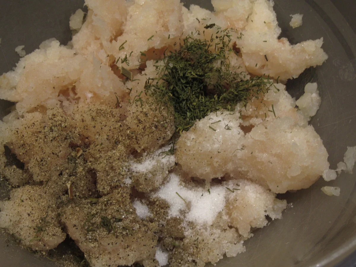 Fisch: Hechtfarce in einer Zucchinirolle - Rezept - Bild Nr. 3