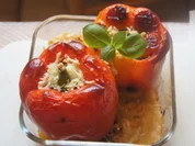 Gefüllte Paprikas mit Rindermett, Zwiebeln und Chinakohlblattherzen - Rezept - Bild Nr. 17389