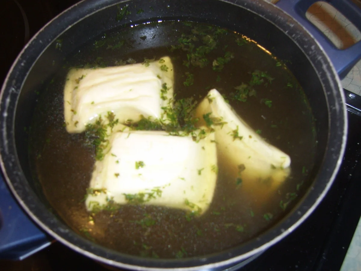 Rezept: Maultaschen mit Käse-Sahnesoße Bild Nr. 17390 Maultaschen mit Käse-Sahnesoße - Rezept - Bild Nr. 17390