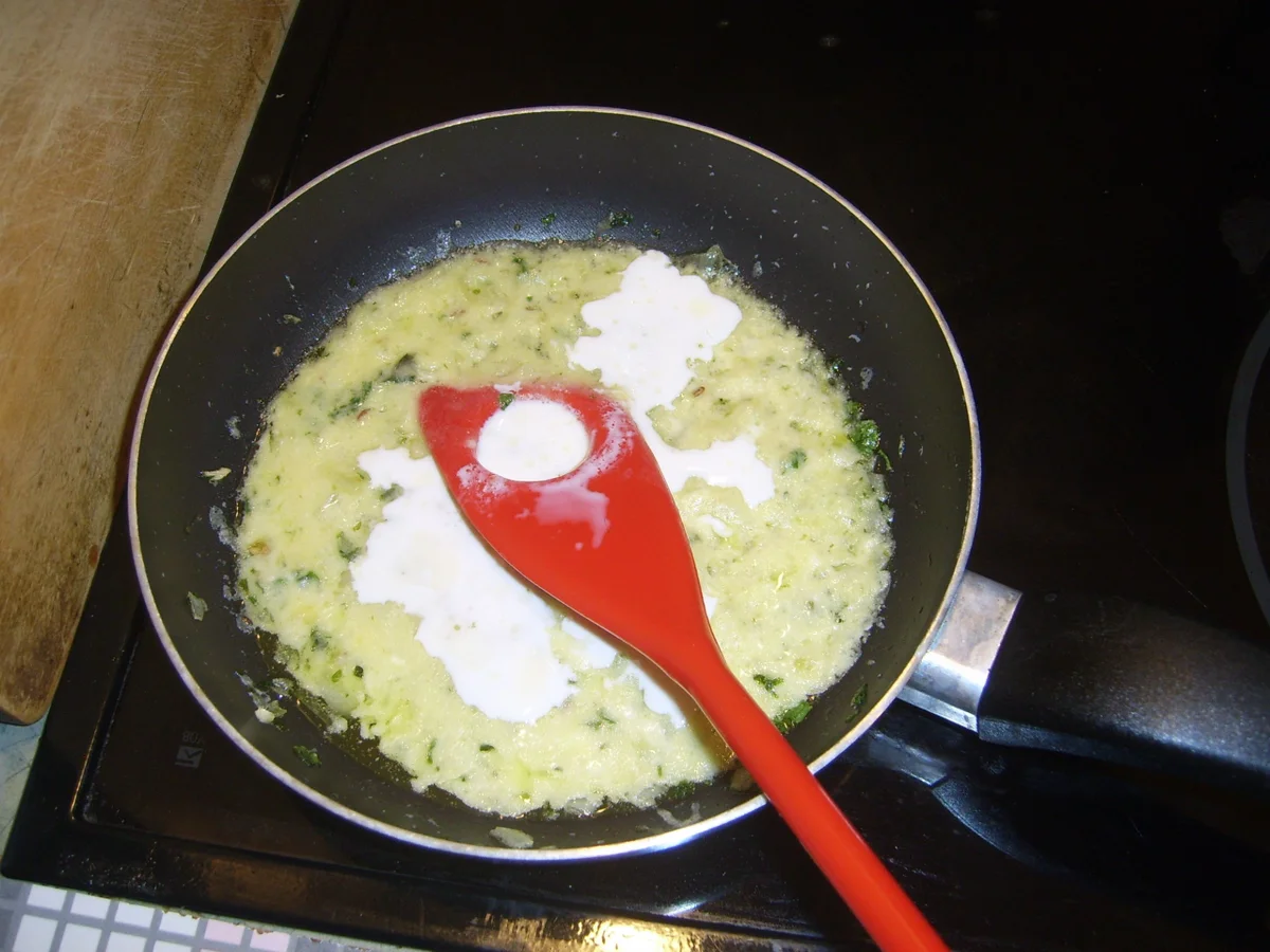 Rezept: Maultaschen mit Käse-Sahnesoße Bild Nr. 17393 Maultaschen mit Käse-Sahnesoße - Rezept - Bild Nr. 17393