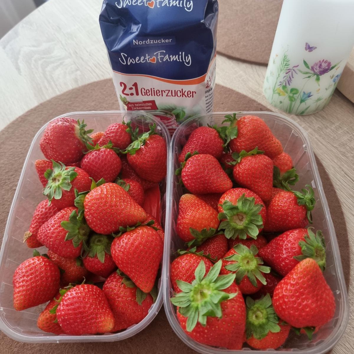 Erdbeer-Holunderblüten-Marmelade - Rezept - Bild Nr. 17396