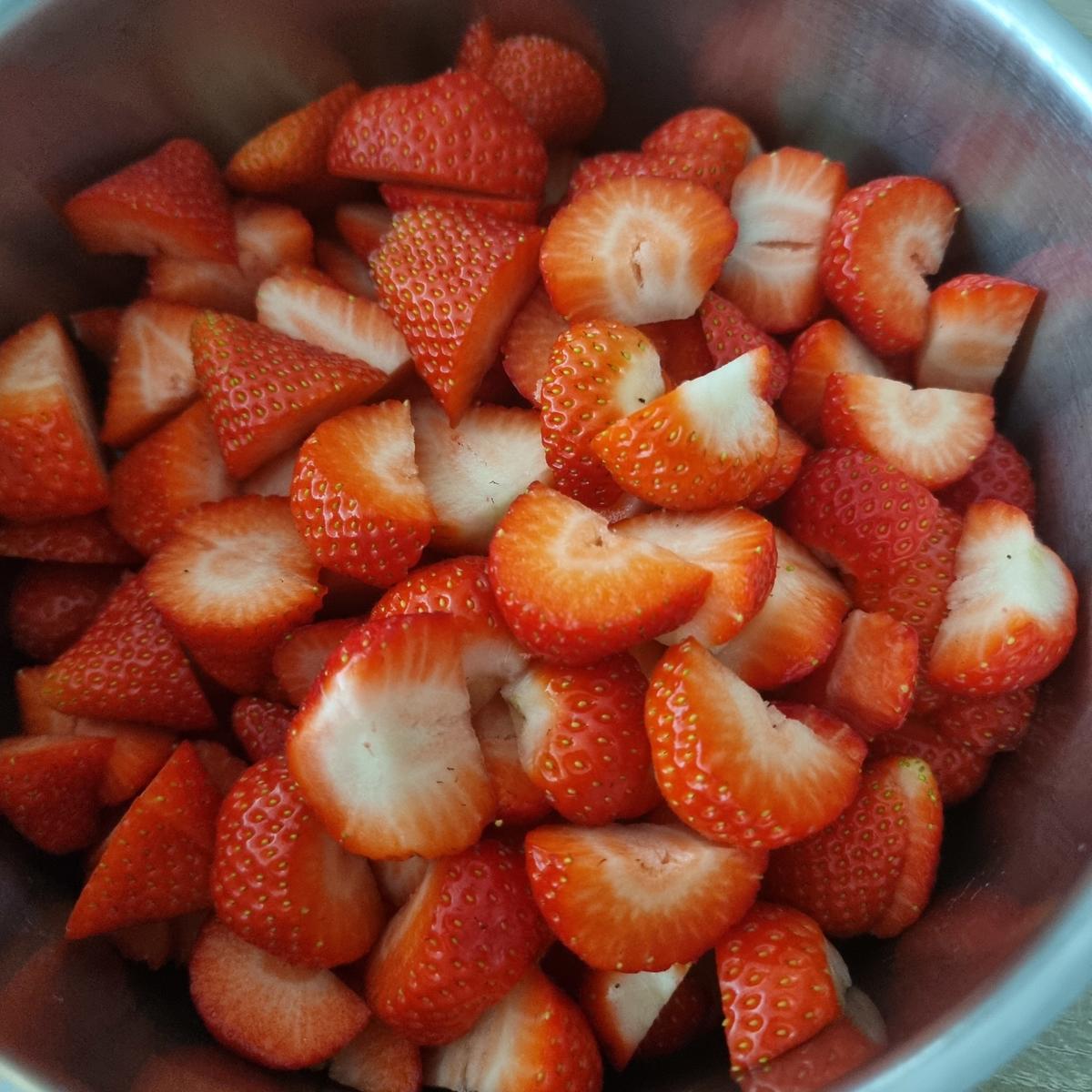 Erdbeer-Holunderblüten-Marmelade - Rezept - Bild Nr. 17397