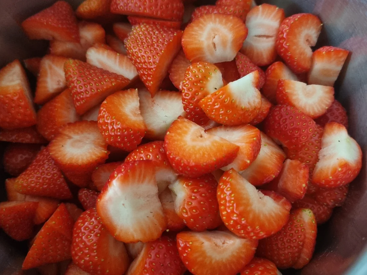 Rezept: Erdbeer-Holunderblüten-Marmelade Bild Nr. 17397 Erdbeer-Holunderblüten-Marmelade - Rezept - Bild Nr. 17397