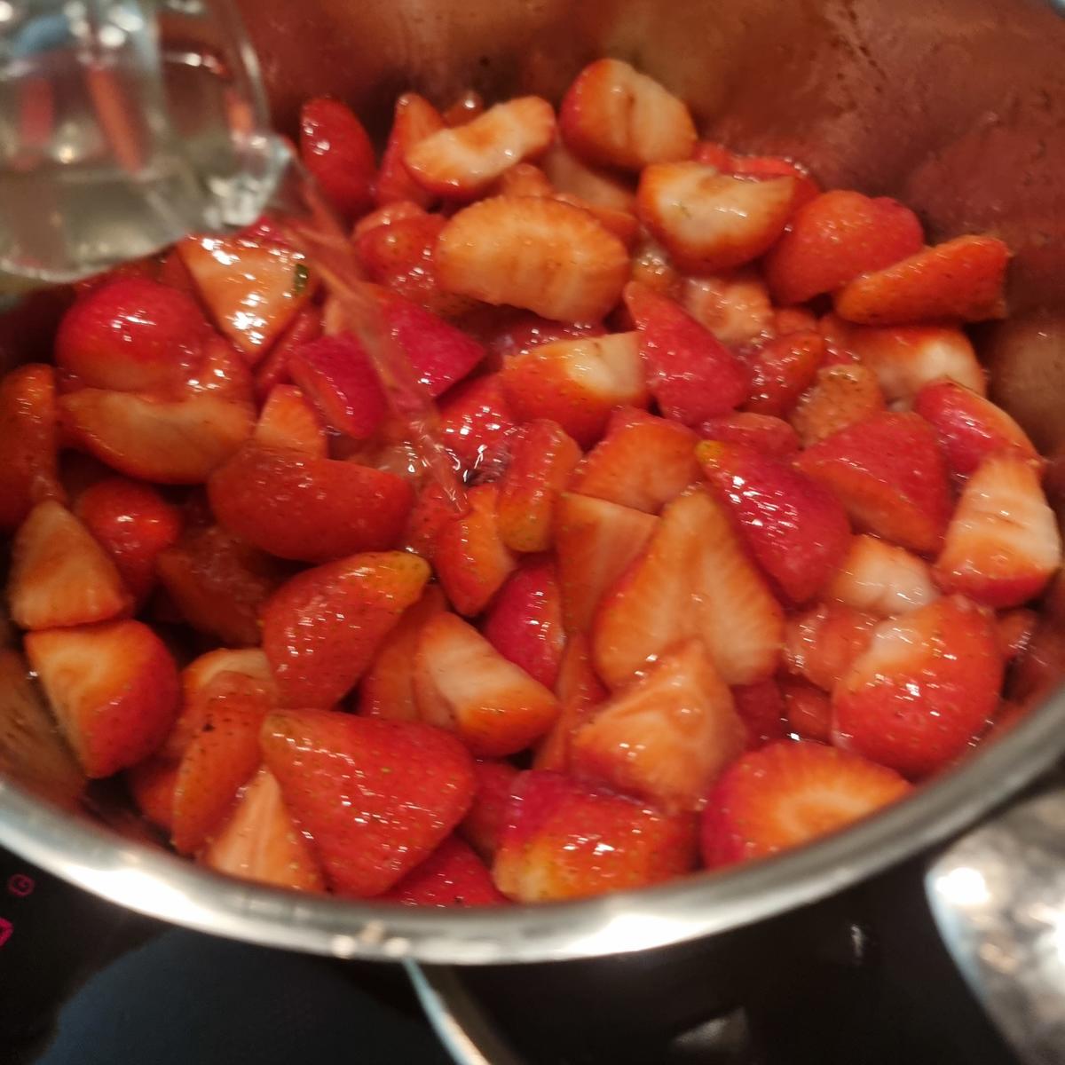 Erdbeer-Holunderblüten-Marmelade - Rezept - Bild Nr. 17398