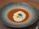 Tomatensuppe mit Sahnehaube und Basilikum - Rezept - Bild Nr. 17390