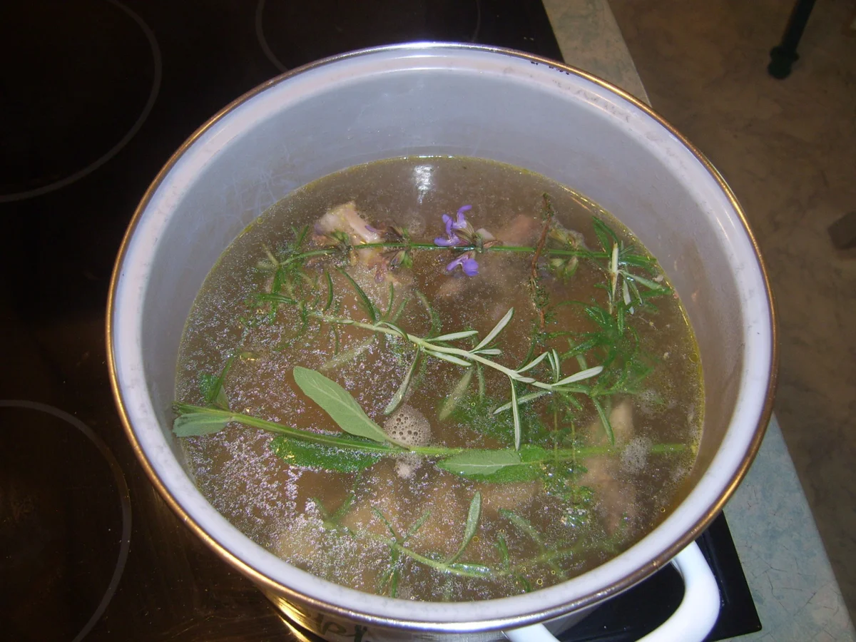 Rezept: Schweinebraten in Burgundersoße Bild Nr. 17390 Schweinebraten in Burgundersoße - Rezept - Bild Nr. 17390