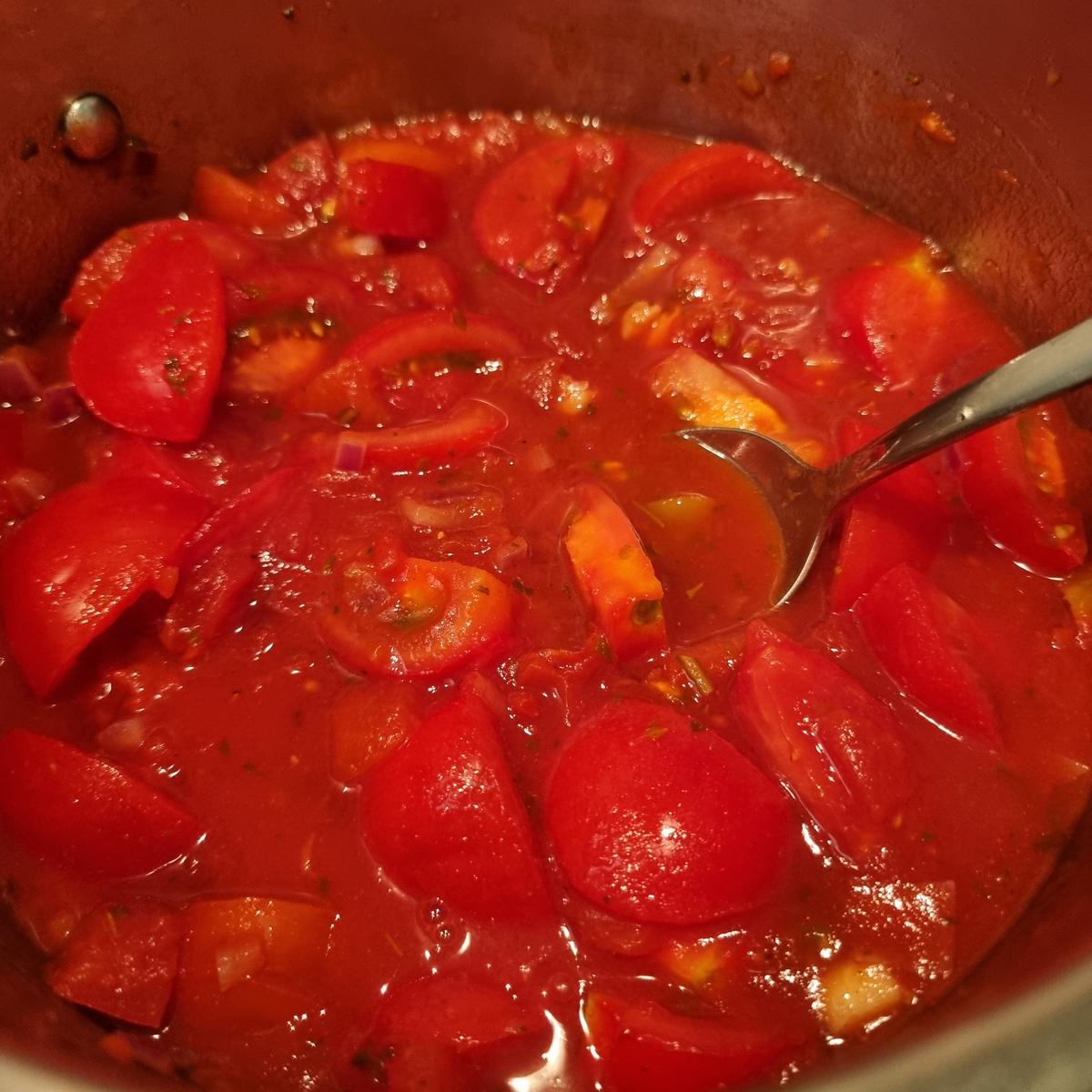 Fettuccine mit Tomatensauce und Mixsalat - Rezept - Bild Nr. 17395