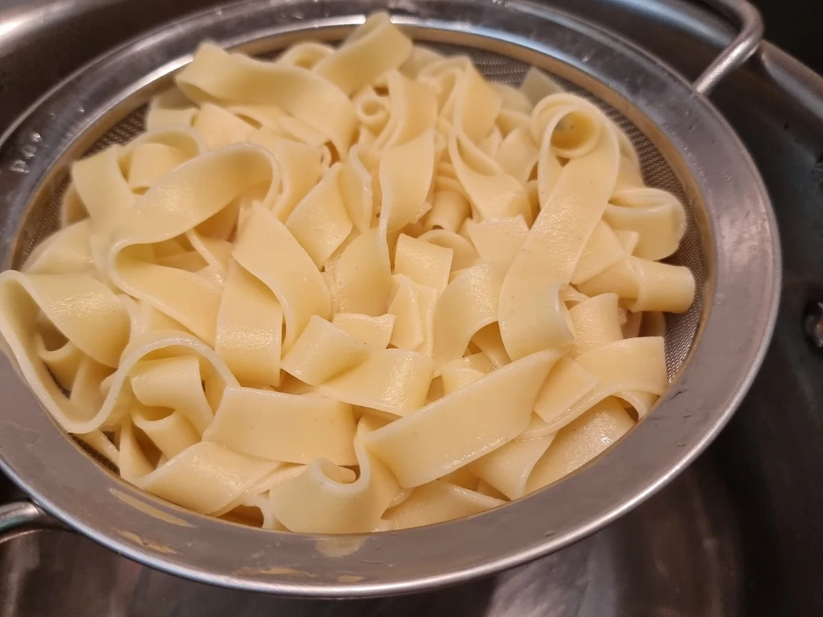 Rezept: Fettuccine mit Tomatensauce und Mixsalat Bild Nr. 17398 Fettuccine mit Tomatensauce und Mixsalat - Rezept - Bild Nr. 17398