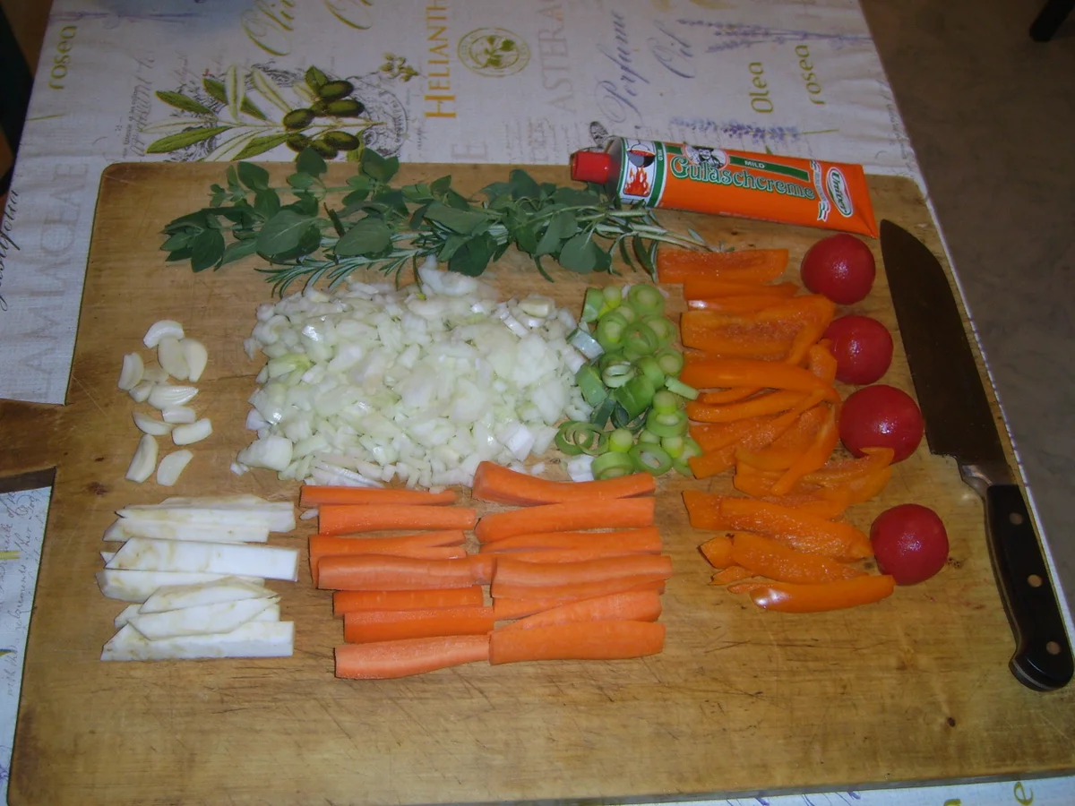 Rezept: Wildschweingulasch etwas abgewandelt! Bild Nr. 3 Wildschweingulasch etwas abgewandelt! - Rezept - Bild Nr. 3