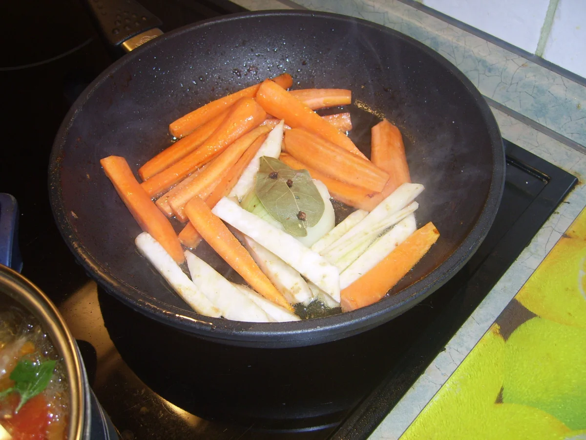 Rezept: Wildschweingulasch etwas abgewandelt! Bild Nr. 5 Wildschweingulasch etwas abgewandelt! - Rezept - Bild Nr. 5