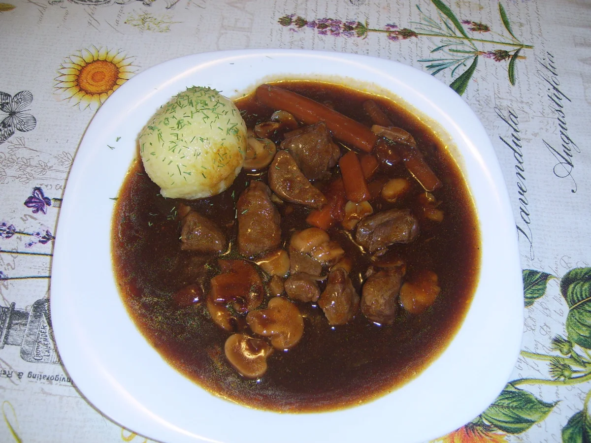 Rezept: Wildschweingulasch etwas abgewandelt! Bild Nr. 7 Wildschweingulasch etwas abgewandelt! - Rezept - Bild Nr. 7