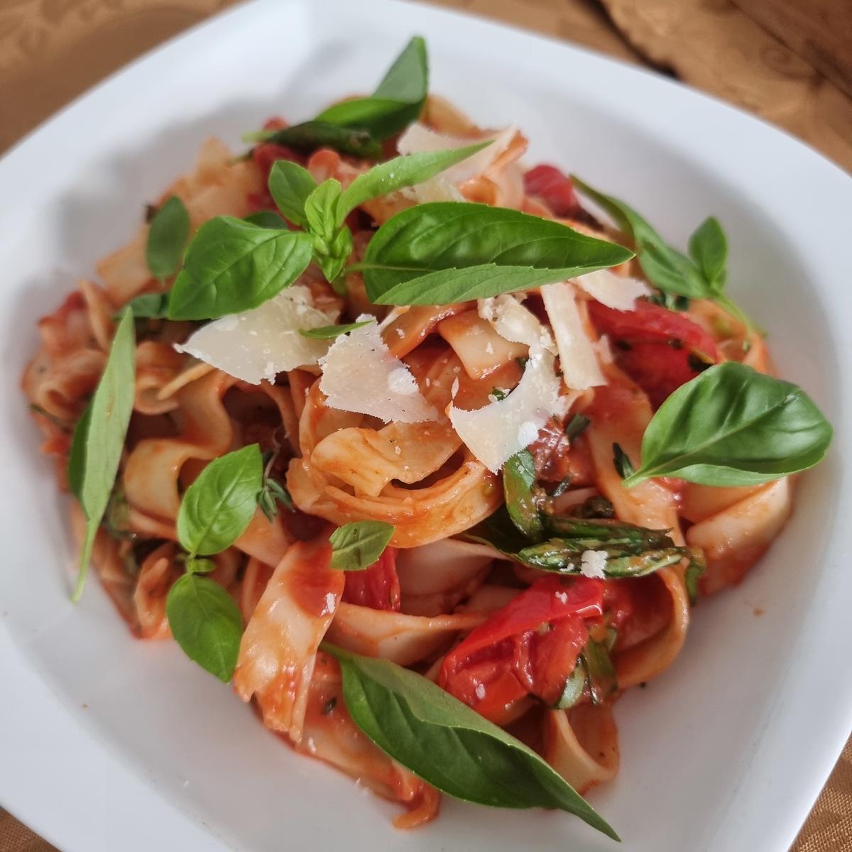 Pasta mit Tomatensauce - Rezept - Bild Nr. 17403