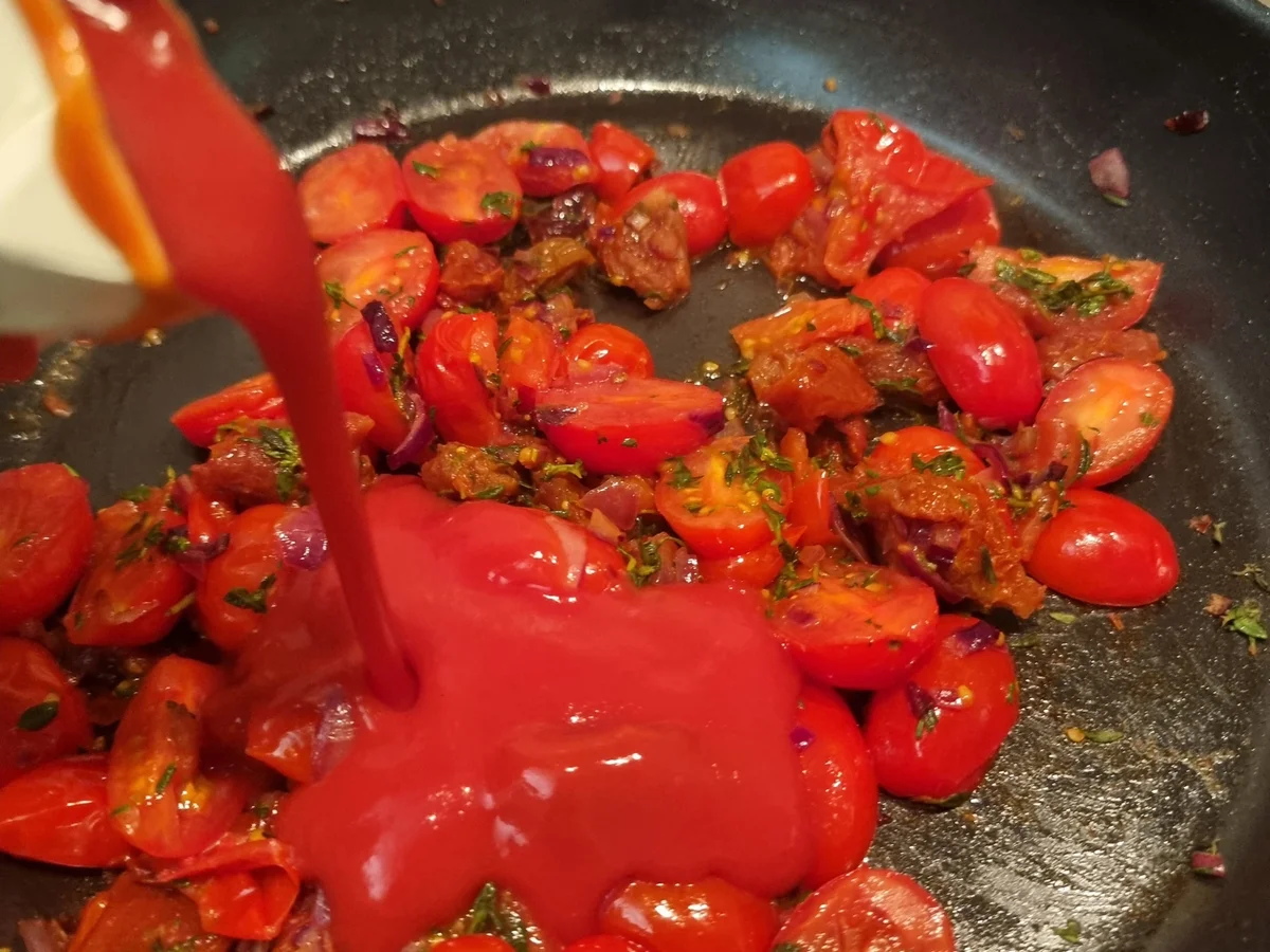 Pasta mit Tomatensauce - Rezept - Bild Nr. 17410