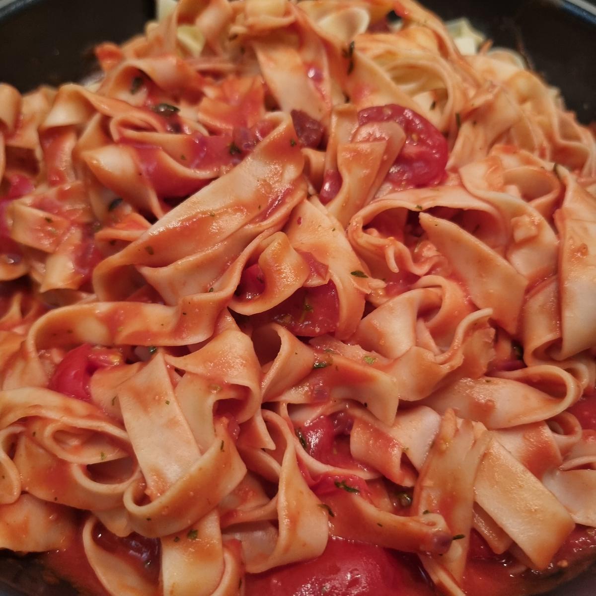 Pasta mit Tomatensauce - Rezept - Bild Nr. 17416