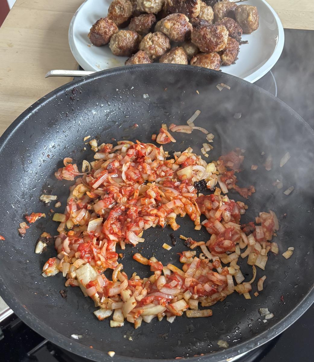 Hackbällchen in Tomatensauce - Rezept - Bild Nr. 17405