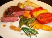 Rezept: Medaillons vom Rinderfilet mit Gemรผse Medaillons vom Rinderfilet mit Gemรผse - Rezept