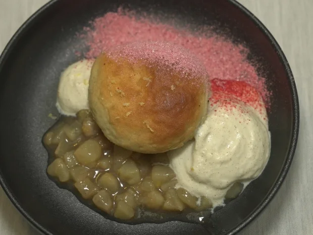 Mohnbuchteln mit Vanille-Schaum und Birnenkompott - Rezept - Bild Nr. 2