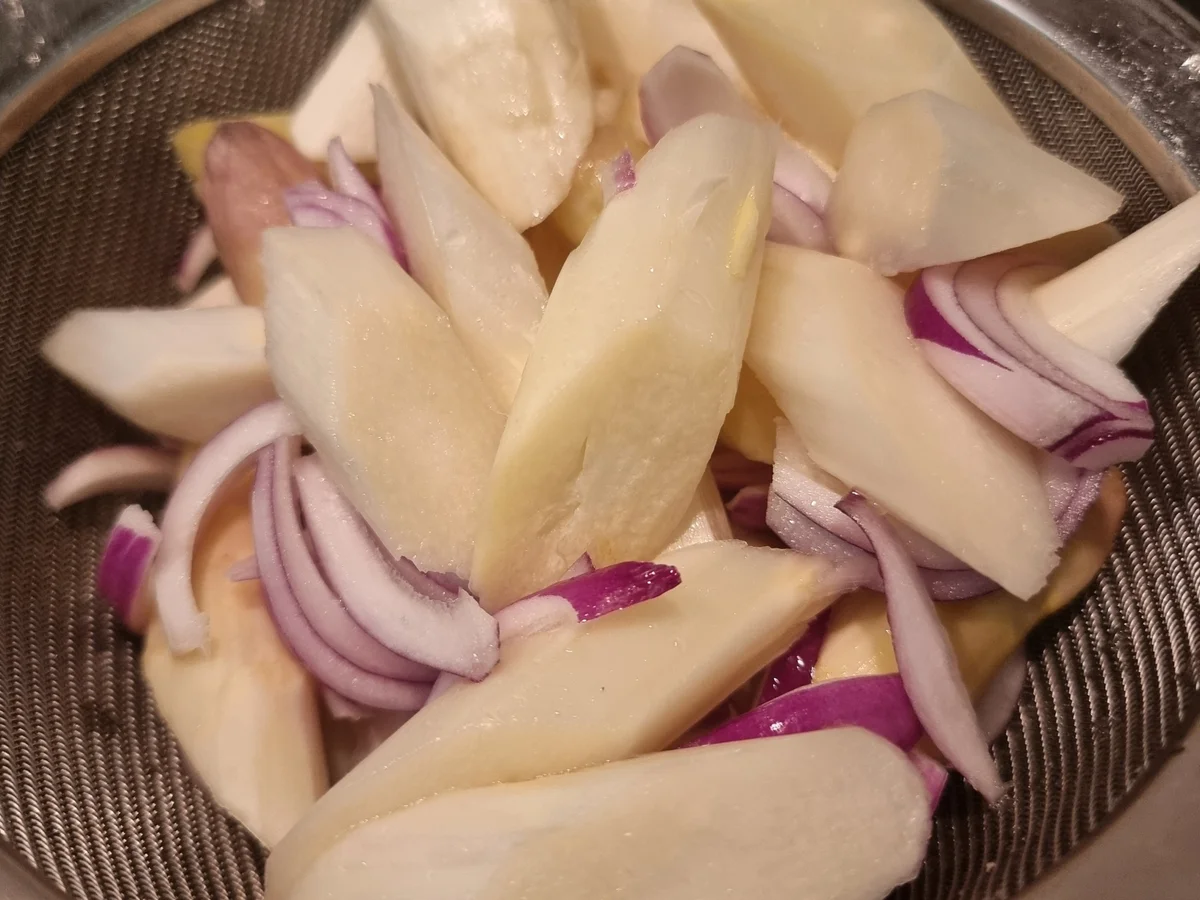 Spargel -Frittata mit Räucherlachs und Schnittlauch-Creme fraiche - Rezept - Bild Nr. 17410