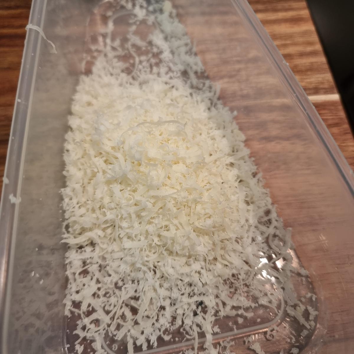 Spargel -Frittata mit Räucherlachs und Schnittlauch-Creme fraiche - Rezept - Bild Nr. 17412