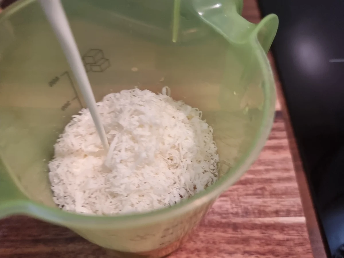 Spargel -Frittata mit Räucherlachs und Schnittlauch-Creme fraiche - Rezept - Bild Nr. 17413