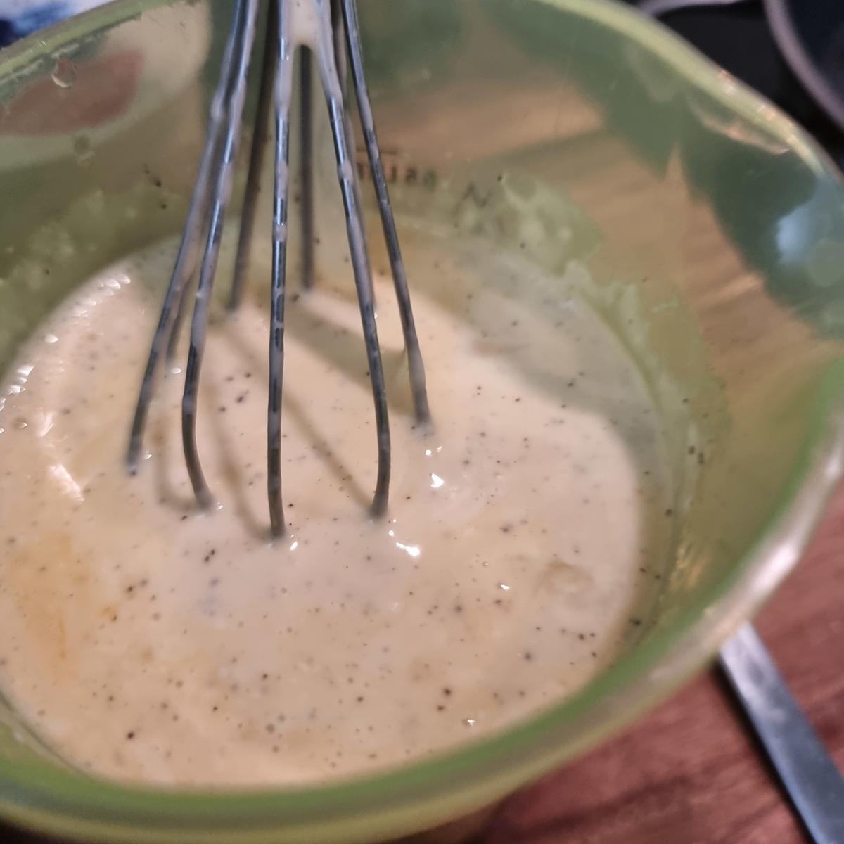 Spargel -Frittata mit Räucherlachs und Schnittlauch-Creme fraiche - Rezept - Bild Nr. 17414